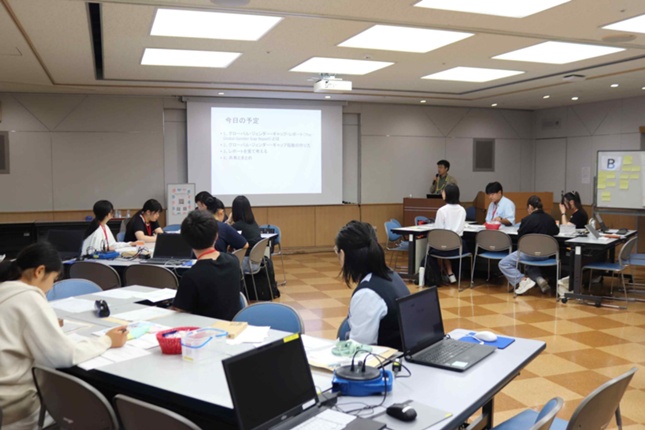 講義「世界における日本のジェンダーギャップの状況と課題」の様子