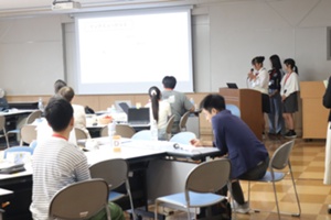 中間発表の様子①